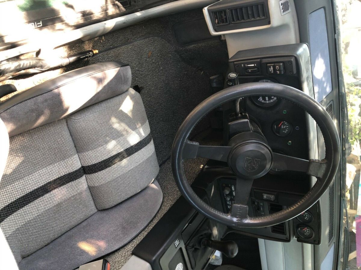 1984 Pontiac Fiero - photo 2