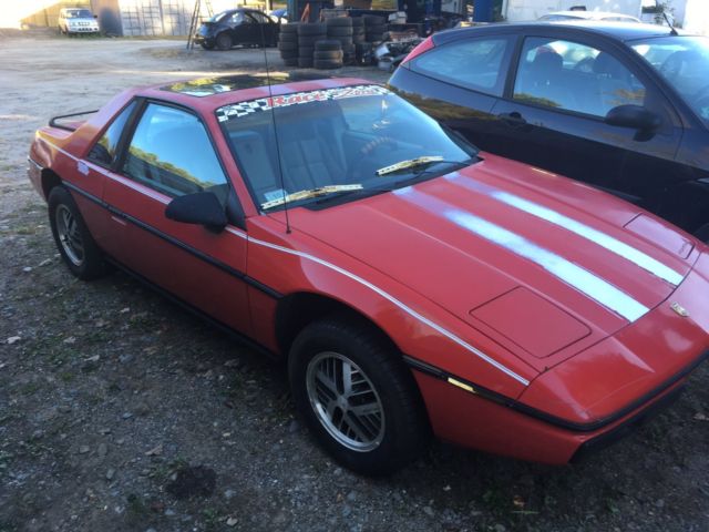 1984 PONTIAC FIERO WITH 43K MILES ON IT 1984 Pontiac Fiero SE