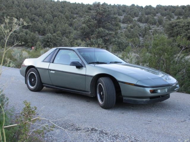 1984 Pontiac Fiero 2M4 with tilt steering - photo 2