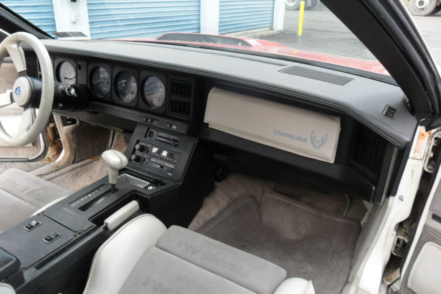 1984 Pontiac Firebird TRANS AM COUPE 2 - DOOR 15TH ANNIVERSARY - photo 7