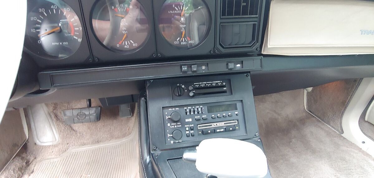 1984 Pontiac Firebird TRANS AM - photo 7