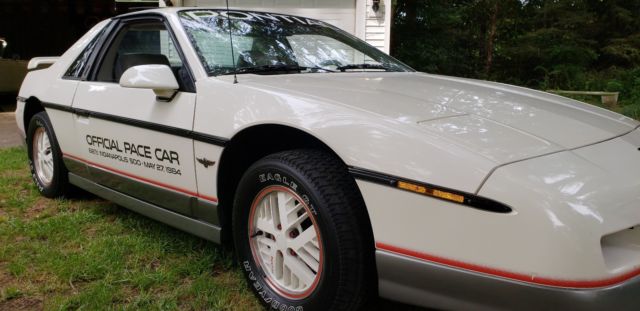 1984 Pontiac Fiero Indy - photo 2