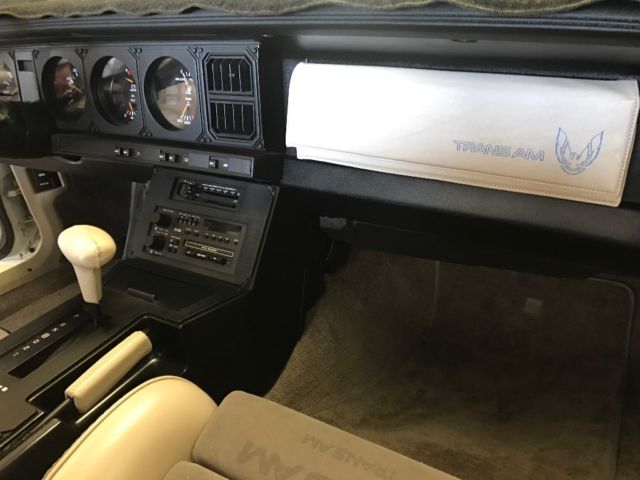 1984 Pontiac Trans Am - photo 12