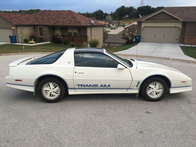 1984 Pontiac Trans Am - photo 9
