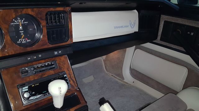 1984 Pontiac Trans Am 15th Anniversary Edition - photo 12