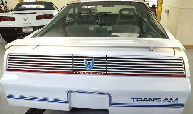 1984 Pontiac Trans Am 15th Anniversary Edition - photo 3