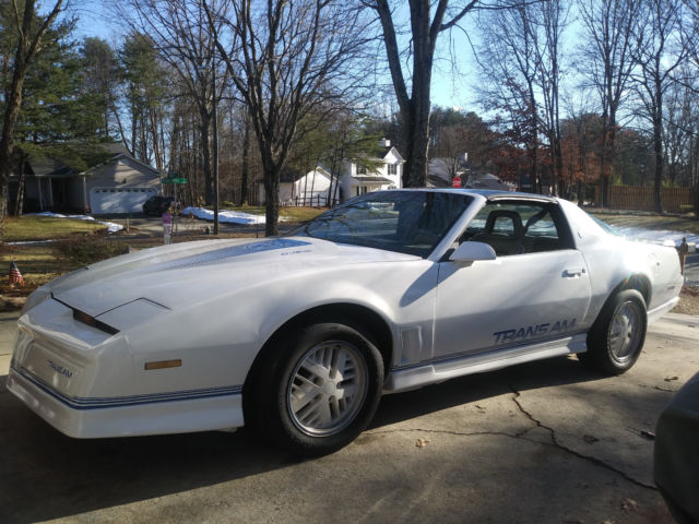 1984 Pontiac Trans Am 15th Anniversary - photo 2