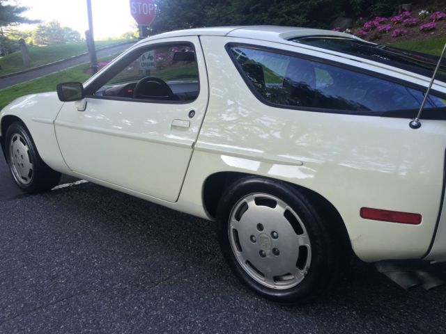 1984 Porsche 928 928S - photo 2