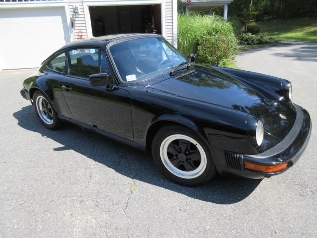 1984 Porsche 911 Base Coupe 2-Door 3.2L 1984 Porsche 911 Coupe