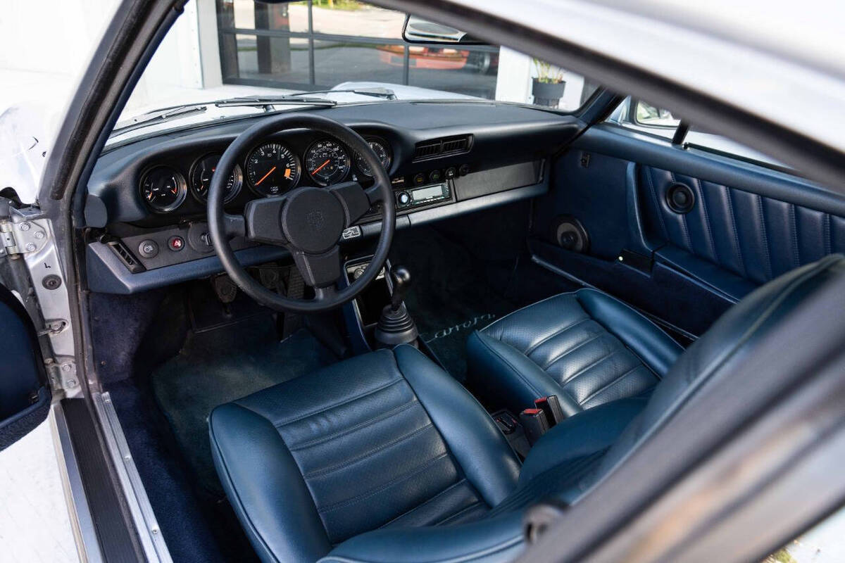 1984 Porsche 911 Carrera 2dr Coupe - photo 5