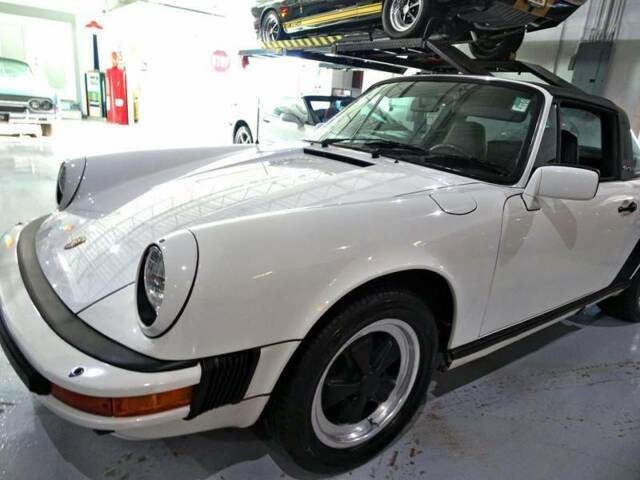 1984 Porsche 911 Carrera 2dr Targa Coupe - photo 12