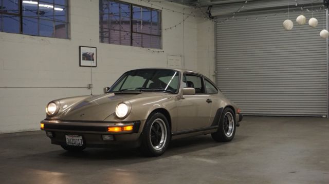 1984 Porsche 911 carrera Platinum metallic 1984 Porsche 911