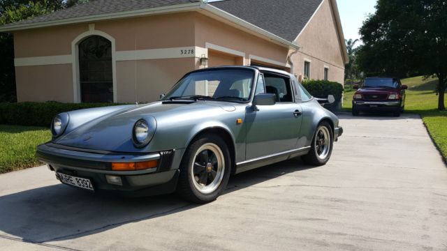 1984 Porsche 911 Carrera Targa 2-Door 3.2L 1984 Porsche 911