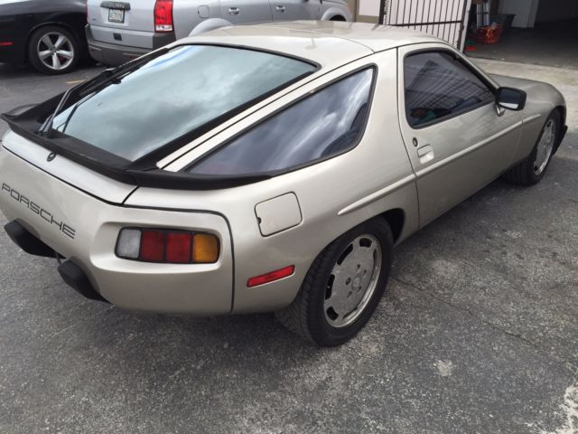 1984 Porsche 928 1984 Porsche 928