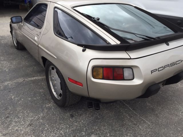 1984 Porsche 928 - photo 4