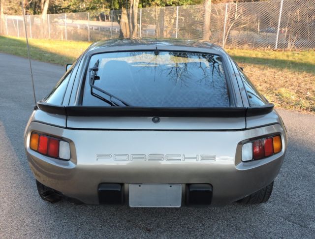 1984 Porsche 928 S 5-Speed - photo 10