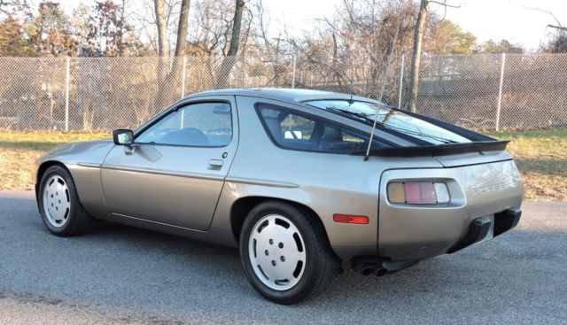 1984 Porsche 928 S 5-Speed - photo 2