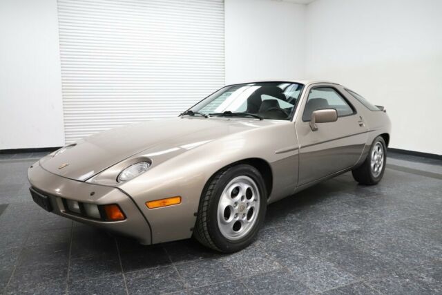 1984 Porsche 928 -- - photo 3