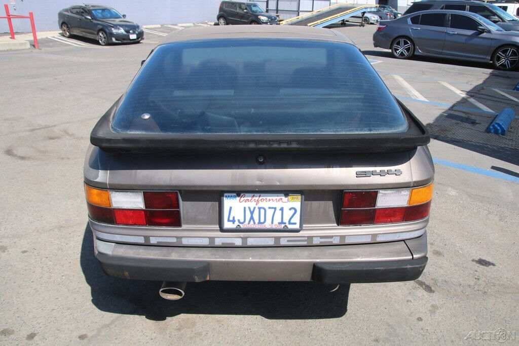 1984 Porsche 944 - photo 5