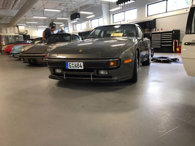 1984 PORSCHE 944 2X PCA PEACHSTATE 1ST CLASS WINNER, 53K ORIGINAL MILES *** 1984 Porsche 944 N/A PCA PEACHSTATE 1ST CLASS WINNER, 53K ORIGINAL