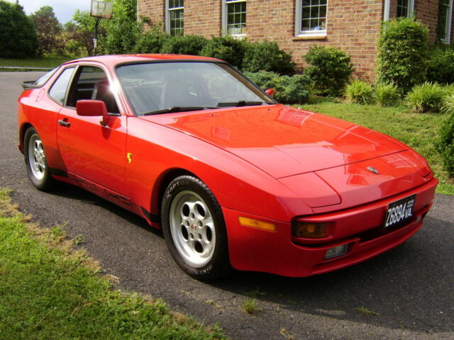 1984 Porsche 944, 5 spd, AC, Power Steering, all options, Excellent Condition 1984 Porsche 944