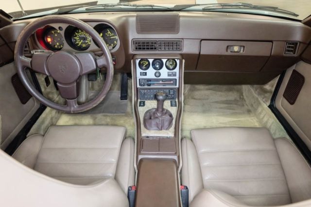 1984 Porsche 944 - photo 10
