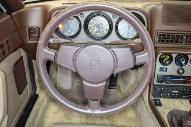 1984 Porsche 944 - photo 11