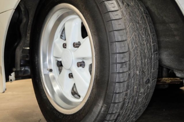 1984 Porsche 944 - photo 9