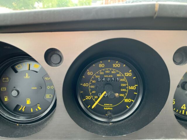 1984 Porsche 944 Automatic - photo 2
