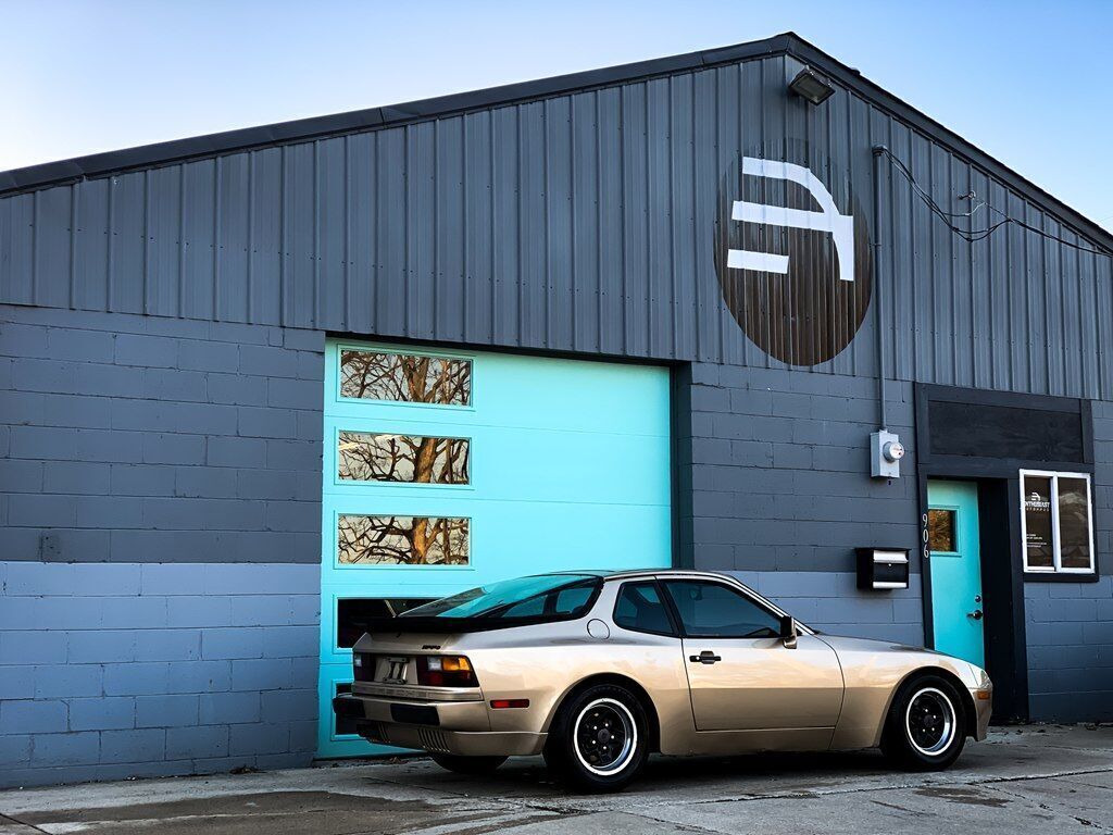 1984 Porsche 944 Base 2dr Hatchback - photo 10
