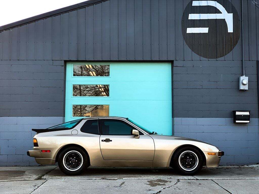 1984 Porsche 944 Base 2dr Hatchback - photo 11