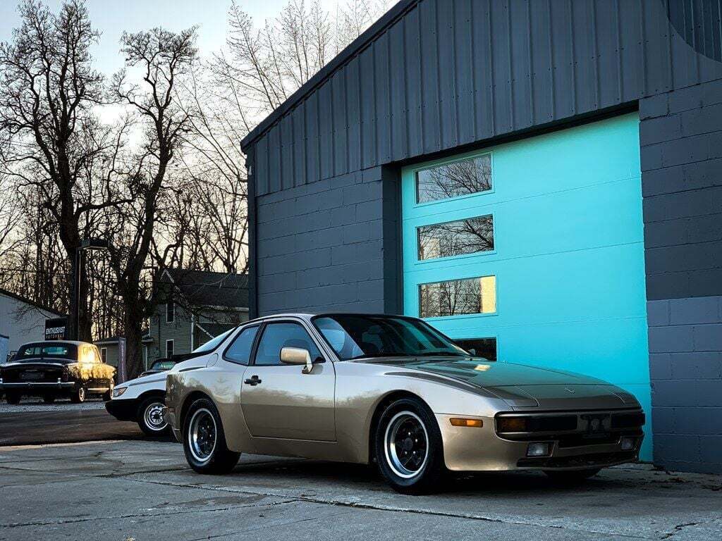 1984 Porsche 944 Base 2dr Hatchback - photo 12