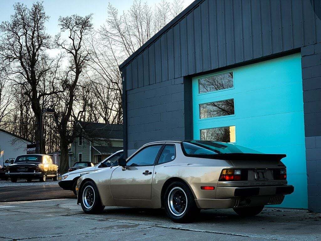 1984 Porsche 944 Base 2dr Hatchback - photo 7