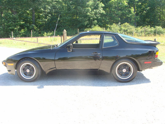 1984 Porsche 944 - photo 2