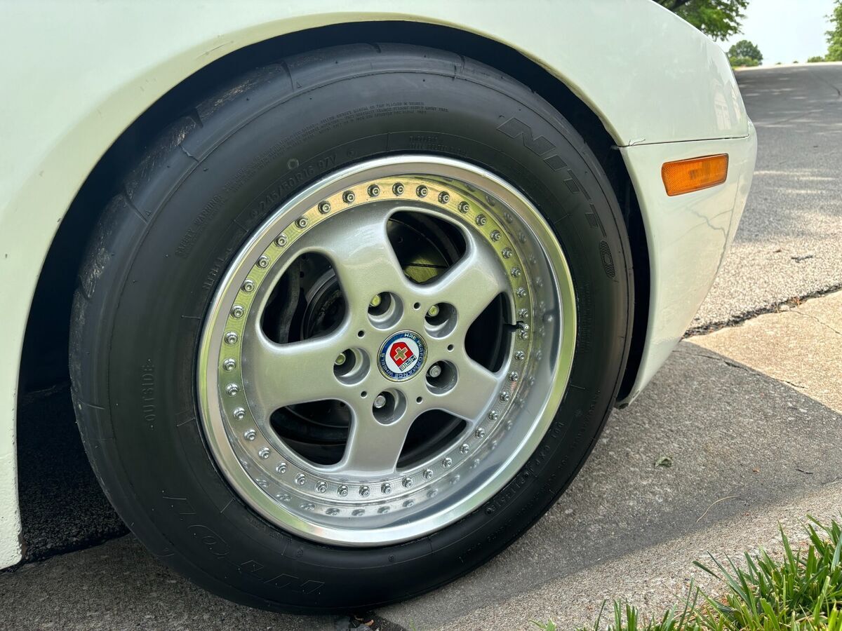 1984 Porsche 944 - photo 10