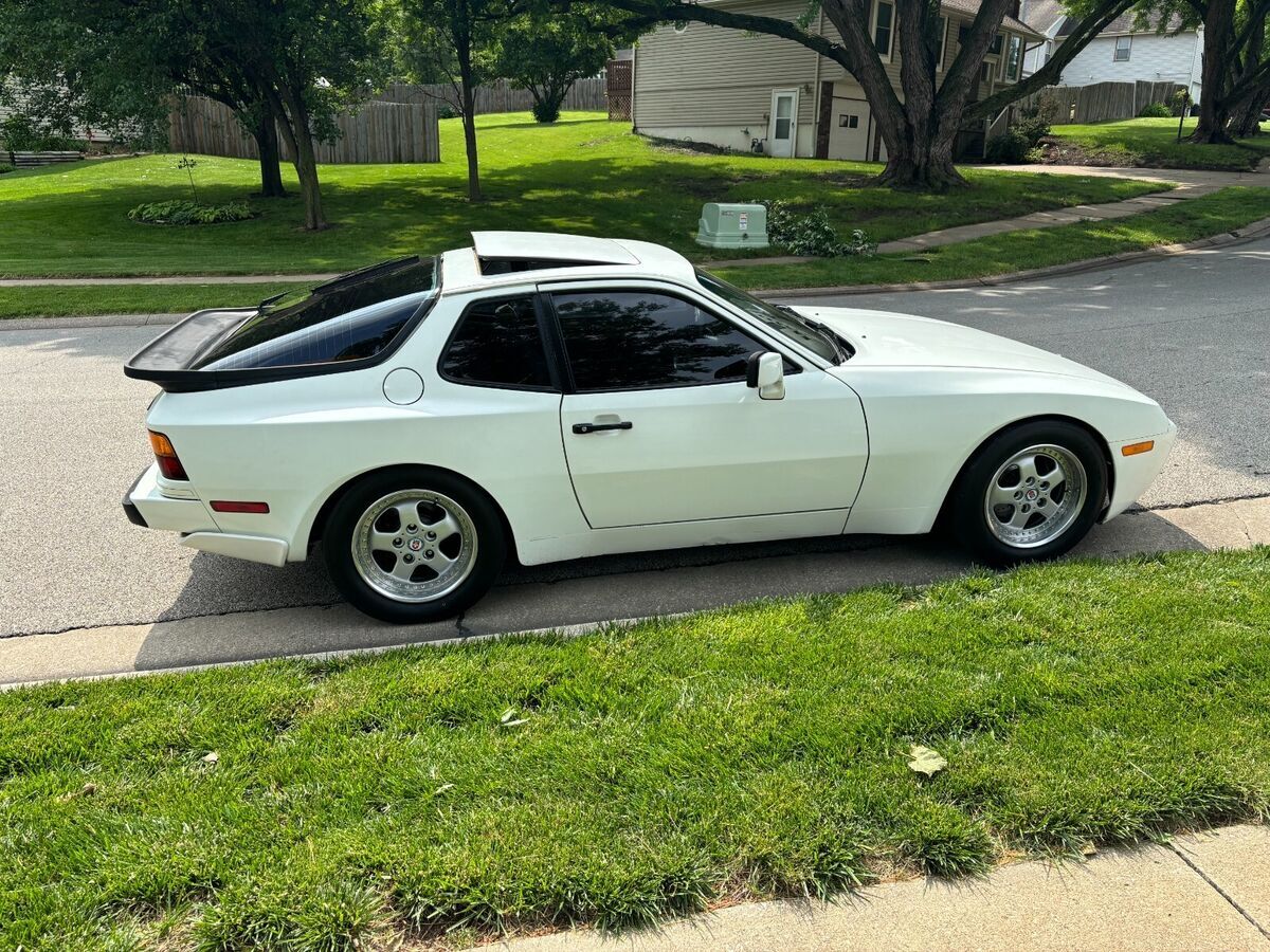 1984 Porsche 944 - photo 7