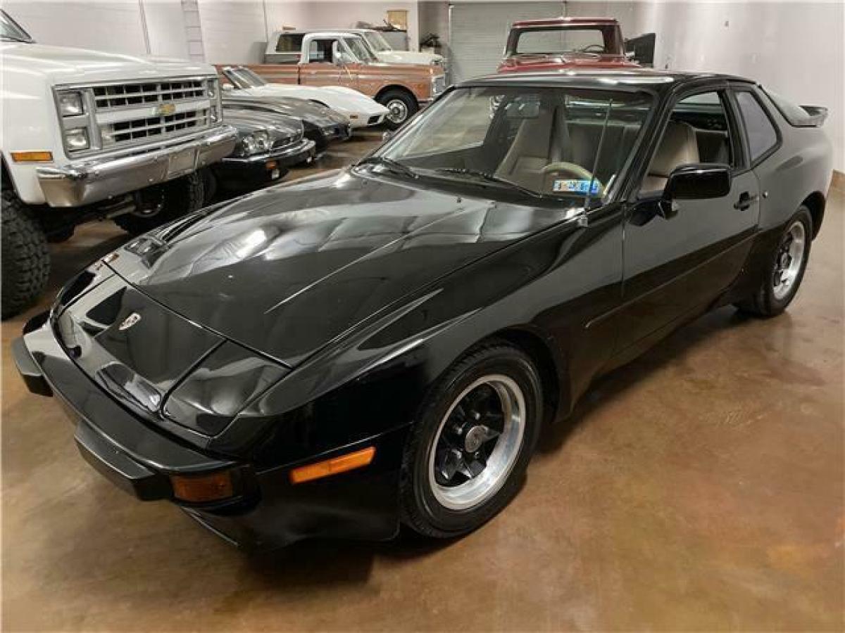 1984 Porsche 944 SUNROOF DELETE,SPORT SEATS,LSD - photo 2
