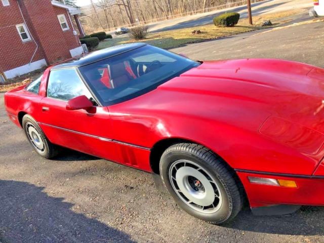 1984 Chevrolet Corvette carmine leather - photo 2