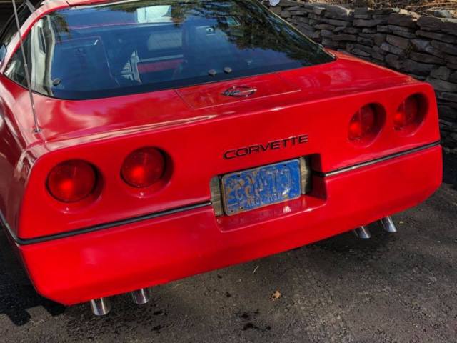 1984 Chevrolet Corvette carmine leather - photo 4