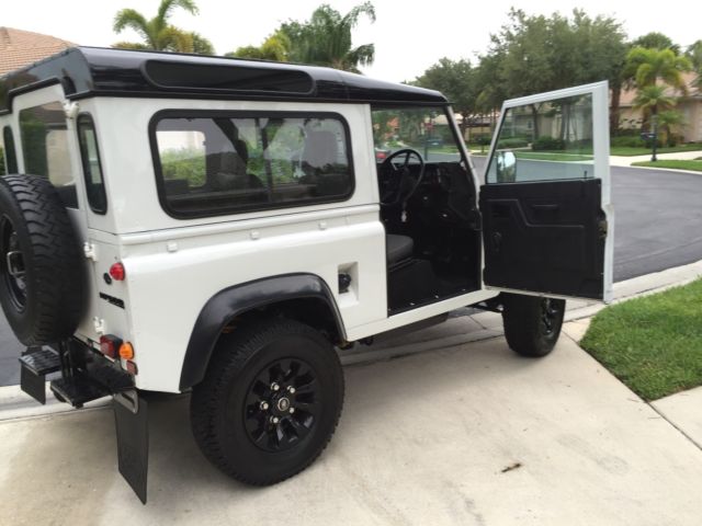 1984 Land Rover Defender 2 Door - photo 3