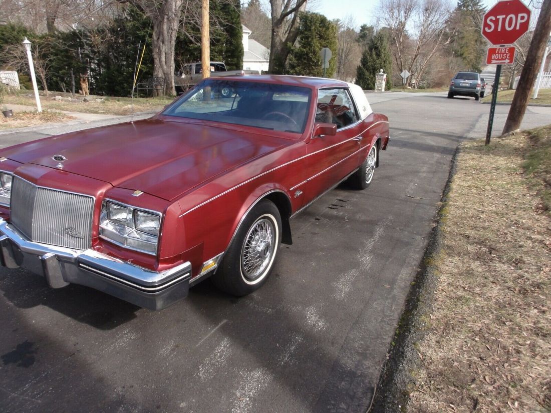 1984 RIVIERA, SURVIVOR, NUMBERS MATCHING, NO DENTS OR BONDO,RUNS EXCELLENT 1984 Buick Riviera WHT