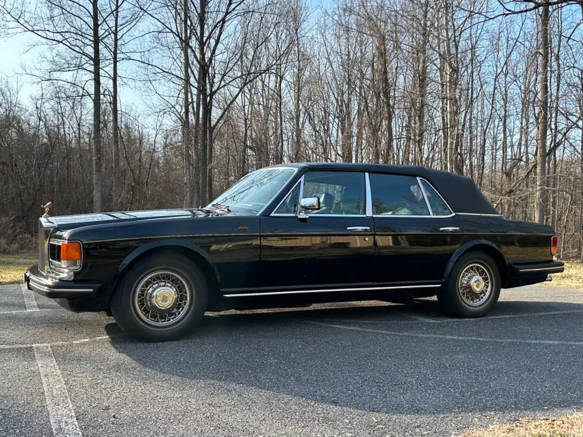 1984 Rolls Royce Silver Spirit **Cabriolet** 1984 Rolls-Royce Silver Spirit/Spur/Dawn