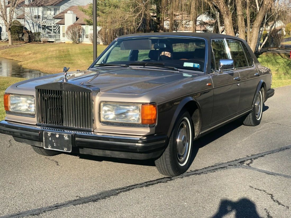 1984 Rolls Royce Silver Spur LWB Elegant Silver/Charcoal with Vinyl Roof 1984 Rolls-Royce Silver Spirit/Spur/Dawn