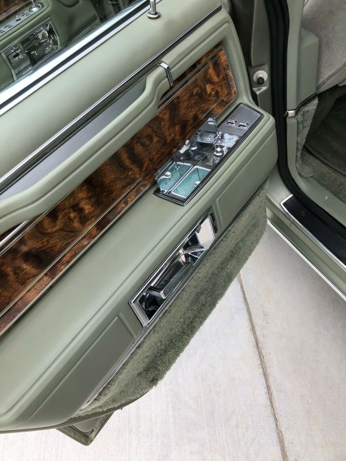 1984 Lincoln Town Car - photo 13