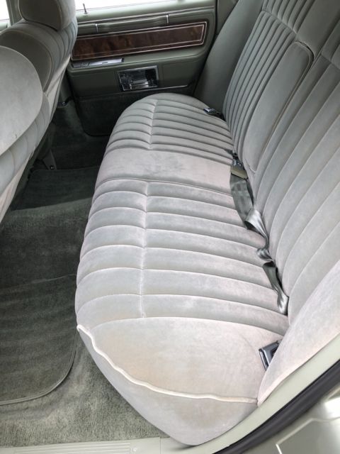 1984 Lincoln Town Car - photo 12