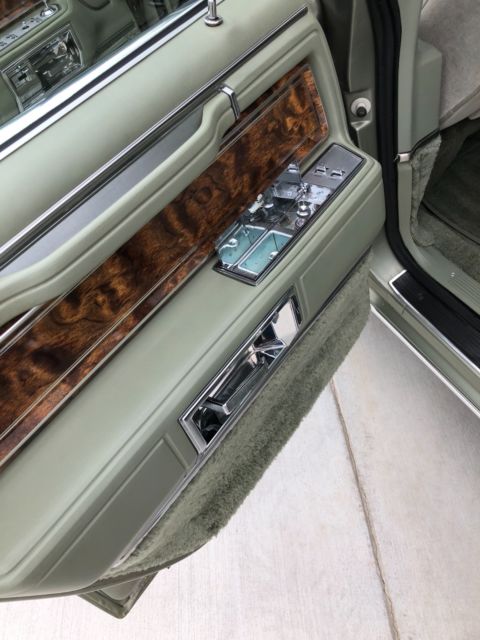 1984 Lincoln Town Car - photo 13