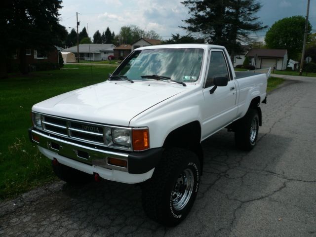 1984 Toyota 4X4 PICKUP STANDARD CAB - photo 3