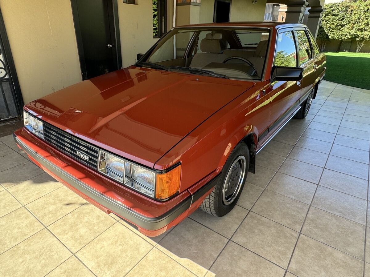 1984 Toyota Camry LE - photo 2