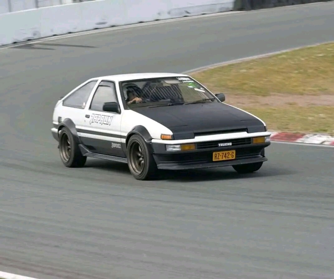 1984 Toyota Corolla AE86 Apex trueno - photo 2