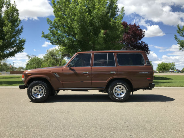 1984 TOYOTA LAND CRUISER FJ60 4X4 4.2L 6-CYLINDER WITH ONLY 82.000 ACTUAL MILES 1984 Toyota Land Cruiser Sport Utilty